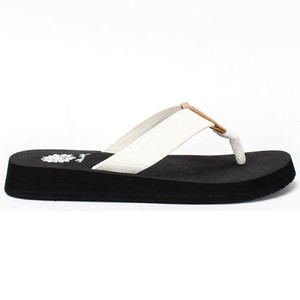 shoe station yellow box