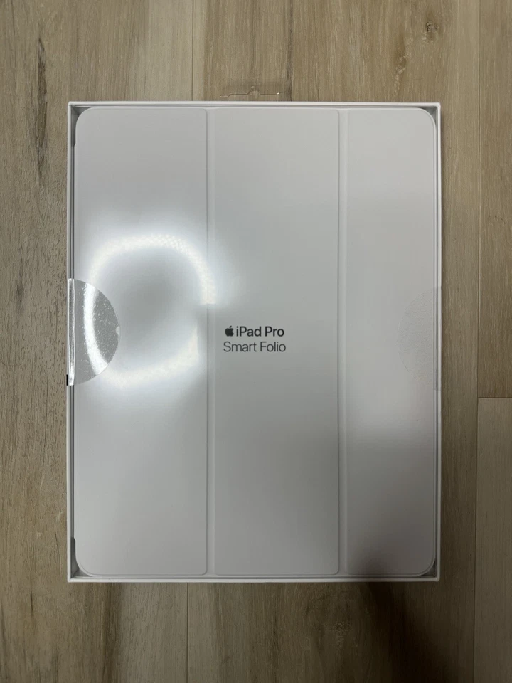 Apple Smart Folio (for 12.9-inch iPad Pro - 3rd Generation) - White - Brand New - Image 3 of 4