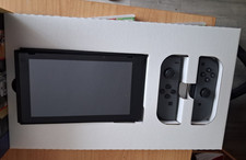 Nintendo Switch 32GB Spielkonsole mit Joy-Con Controller - Grau