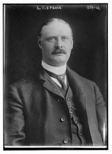 Photo:L.R. Speare,portr. bust