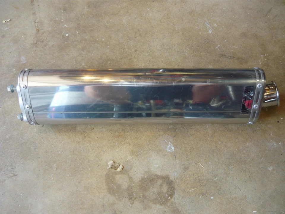 Suzuki SV1000 SV 1000 2003-2007 YOSHIMURA PERNO DESLIZANTE EN SILENCIADOR DE ESCAPE DAÑOS Foto 3 de 4