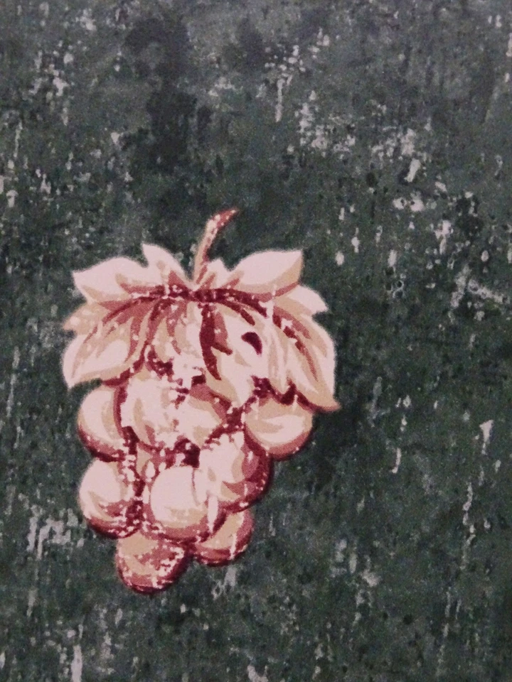 Papel pintado único prepegado con racimos de uva dorado verde oscuro para escribir lado de madera de alce Foto 3 de 4