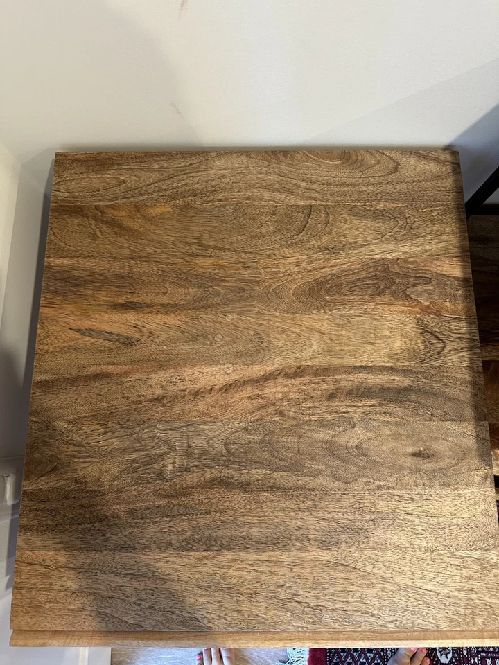 Mesa auxiliar de almacenamiento industrial West Elm (20) madera de mango crudo Foto 2 de 3