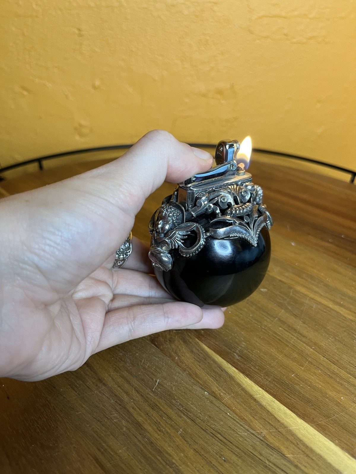 Vintage Colibri By Kreisler Black Cherub Sphere Table Lighter