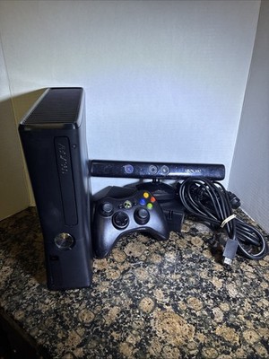 Microsoft Xbox 360 S 250GB Console Black 1439 Bundle w/ Controller Kinect Cords