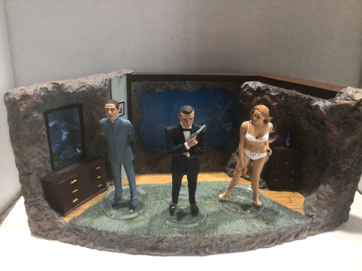 James Bond 007 -Corgi -Dr. No Diorama, Icon Collection 3 Figures