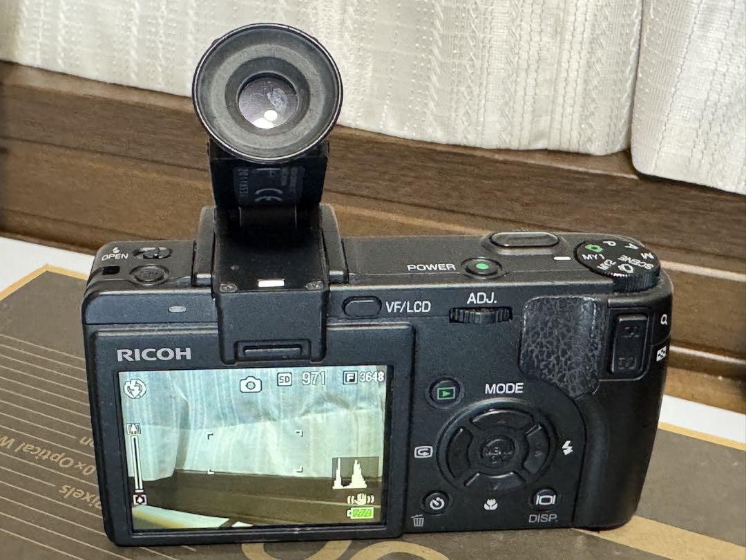 Ricoh Caplio GX100 Camera with VF-1 Viewfinder + Accessories