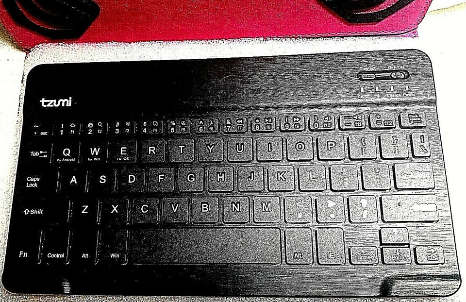 Tzumi Bluetooth Keyboard Tablet Case 8.9-10" Folio Android iPad Hot Pink  - Image 3 of 4
