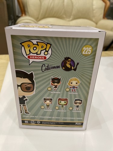 Funko Pop Super Heroes #225 DC COMICS BOMBSHELLS CATWOMAN Vinyl Figure - Picture 4 of 6