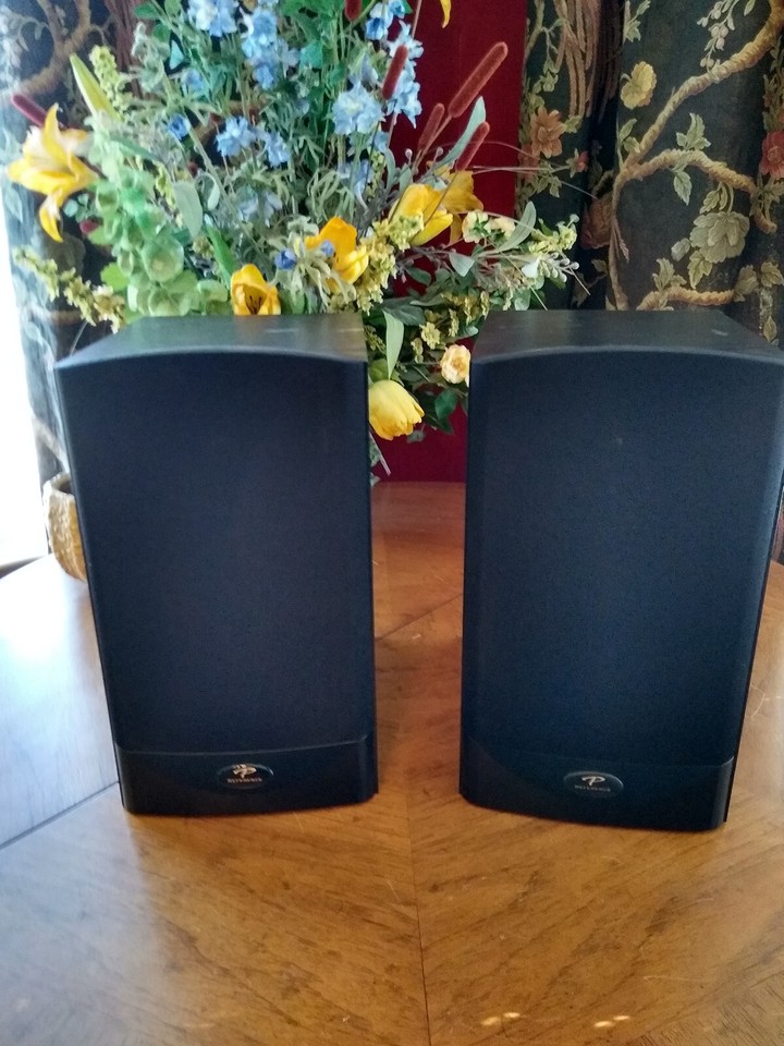 Paradigm Reference Studio 20 Speakers Bookshelf (Canada) Audiophile