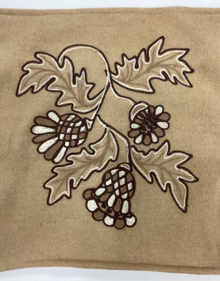 Funda de almohada Pottery Barn "lana bronceada con diseño floral crewel" 18" Foto 2 de 4