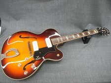 Guitarra eléctrica Guild X-175 cuerpo hueco 2 pastillas de bobina simple