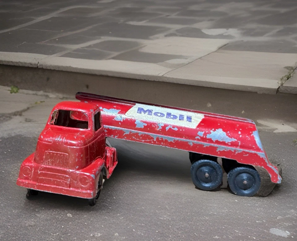 Vintage 1960 Tootsietoy of Chicago, Chevrolet Truck with Mobil Trailer - Image 2 of 4