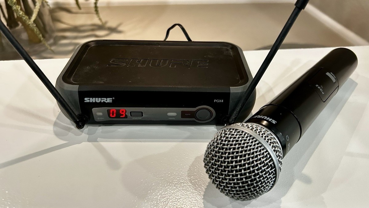 Shure PGX24/SM58 - Wireless Microphone System - H6 Band (524 - 542
