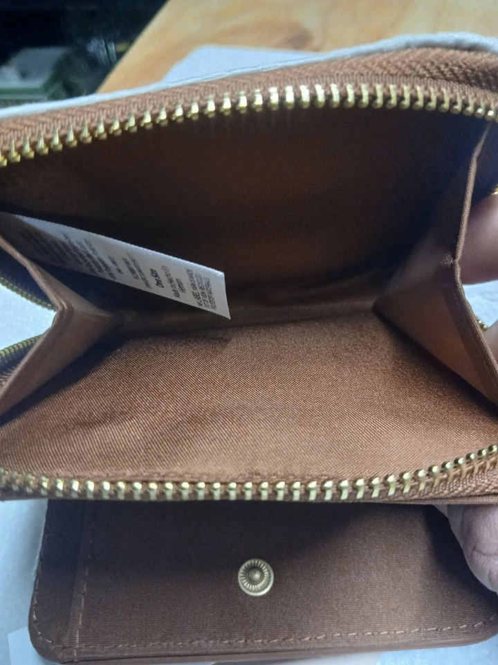 全新 带标签 Fiorelli 女式钱包 带卡夹和拉链隔层 棕褐色 — 第 4/4 张图片