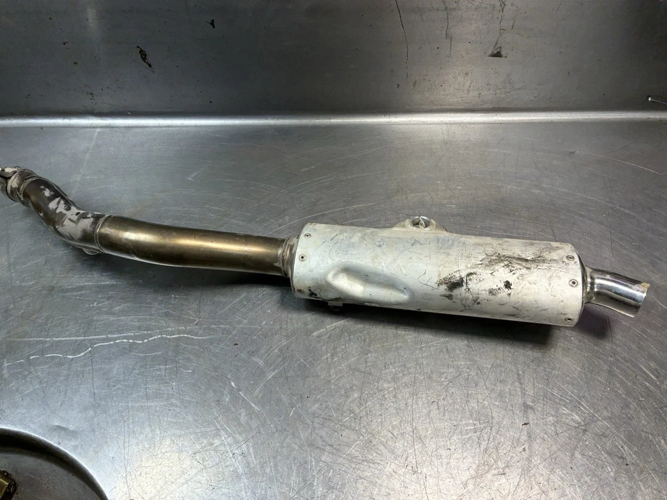 Yamaha YZ450F 2004 OEM silenciador escape silenciador tubo antideslizante Foto 2 de 4