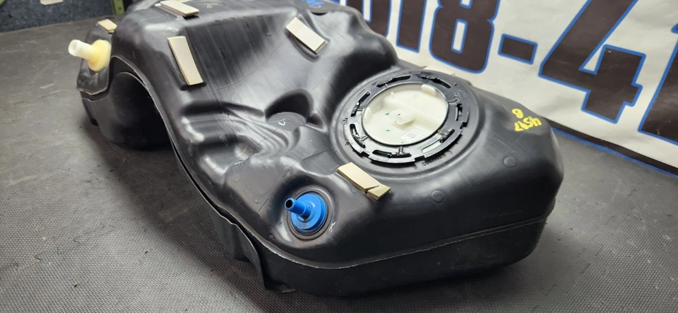 Ford Mustang GT 2015-2017 tanque de gasolina con bombas completo 68 k millas OEM Foto 2 de 4