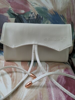 La Beaute Soi 9 Peice Make Up Brushes With Bag/Clutch