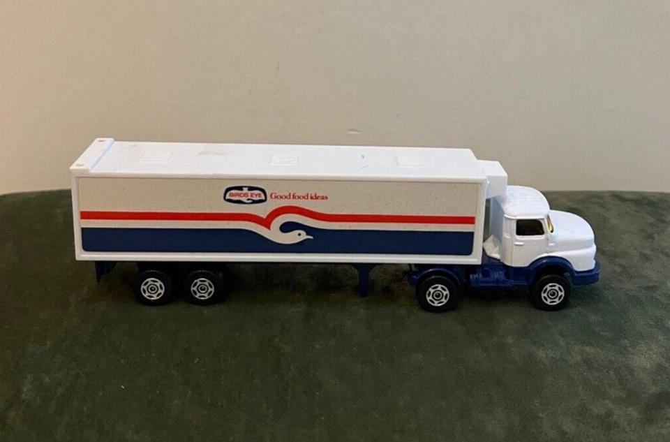 Corgi Super Toys n. Furgone refrigerato Mercedes 2020 invenduto magazzino in ... - Immagine 2 di 4