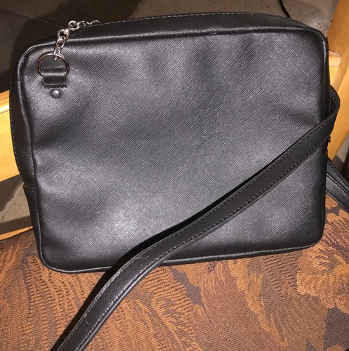 RARE BRAND NEW KENNETH COLE REACTION BLACK CROSSBODY MESSENGER BAG PURSE ZIPPER - Picture 6 of 12