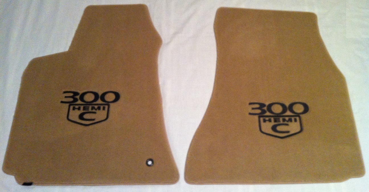 Lloyd Mats Velourtex Chrysler 300C HEMI Custom Front Floor Mats (2005