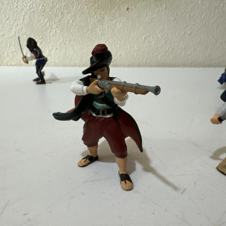 Lote De 21 Figuras De Colección Papo Indios Soldados Piratas Marina Caballos Accesorios Foto 3 de 4