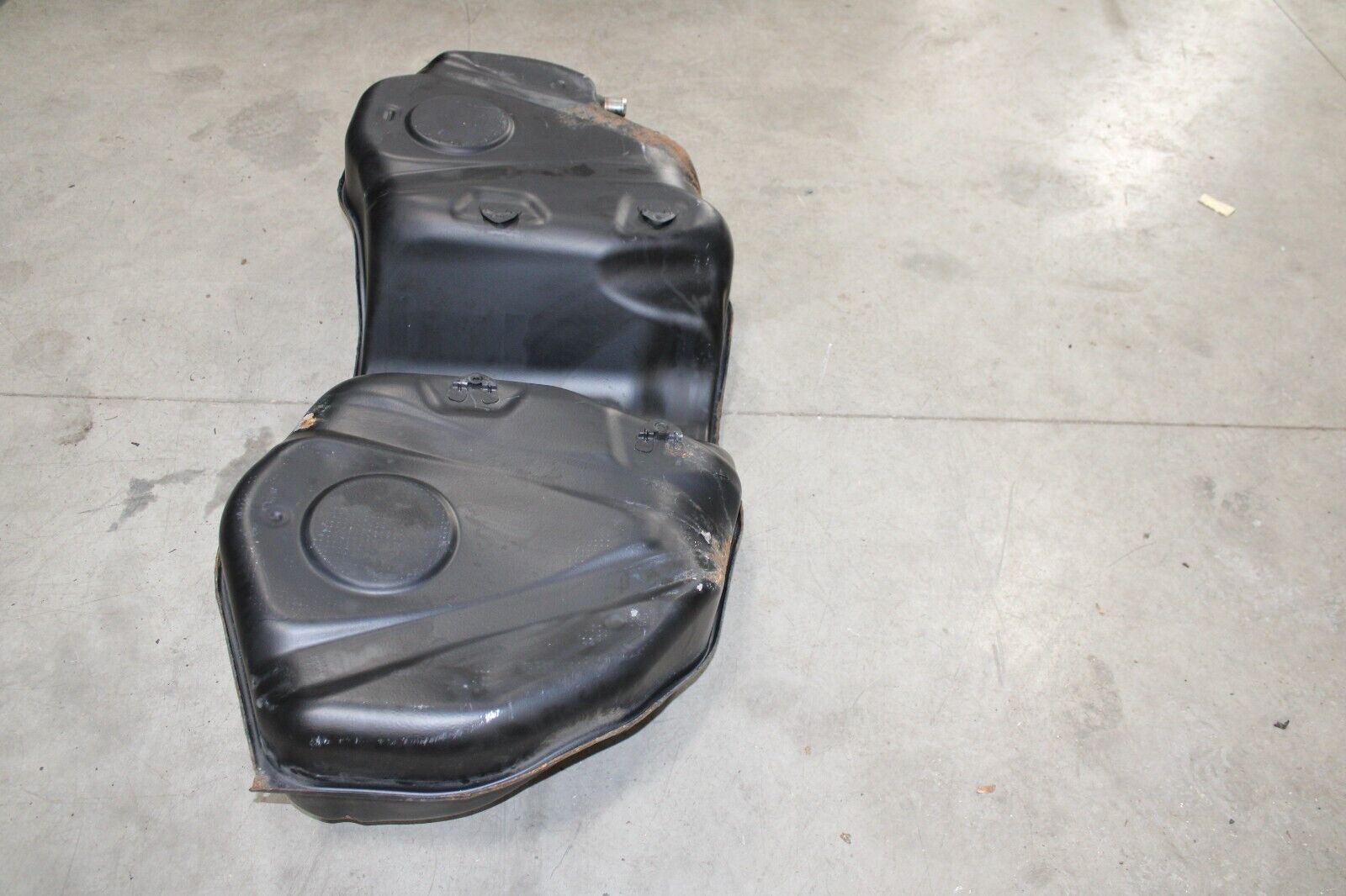 2017 - 2020 MASERATI LEVANTE 3.0L FUEL GAS TANK RESERVOIR OEM