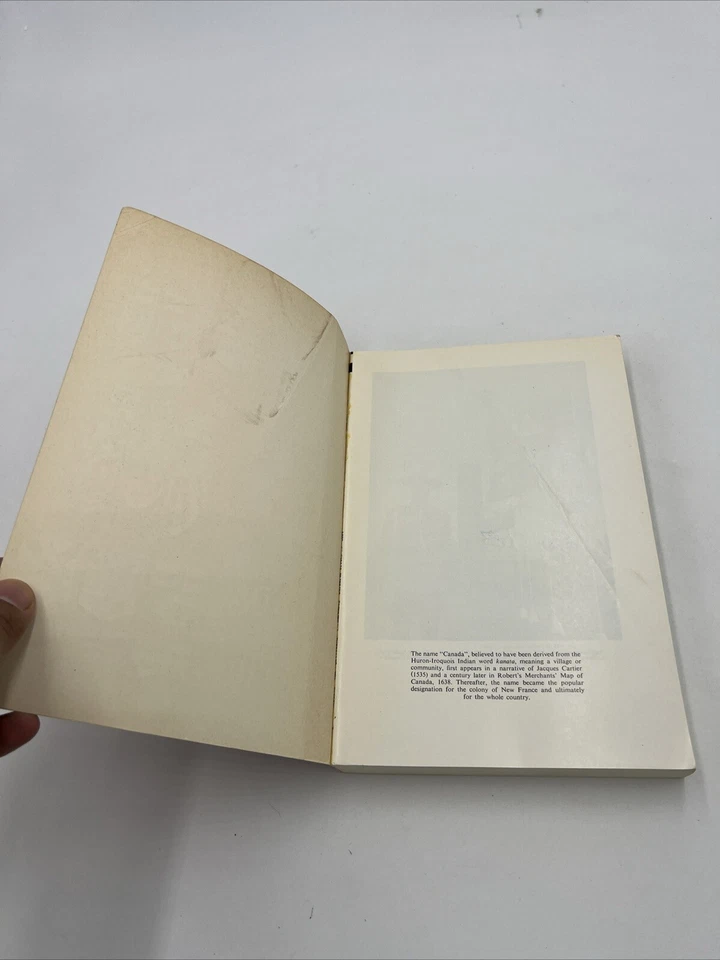 CANADA ONE HUNDRED YEAR BOOK 1867-1967 VINTAGE THE QUEEN'S PRINTER OTTAWA Foto 2 de 4