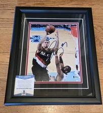 Brandon Roy Trail Blazers Signed Autographed Photograph Framed Matted Certified