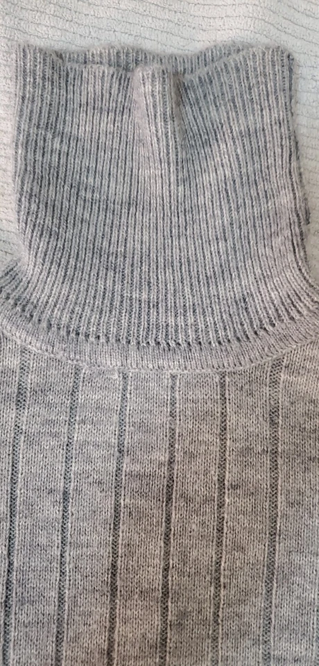  Counterparts Tight-Knit Turtleneck Sweater Womens M Gray 85% Acrylic  15% Wool - Image 4 of 4