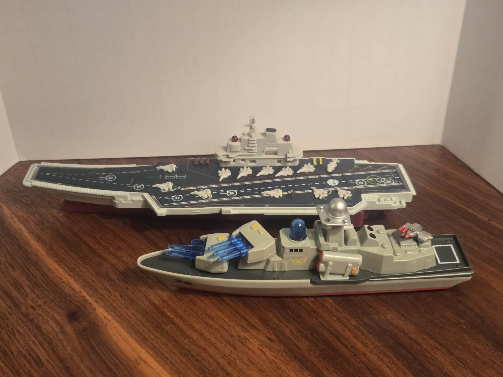 Rier And Battle Ship Pullback Toys