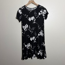Old Navy Womens Swing Dress S Black Floral Short Sleeve Knit Jersey 551793-02