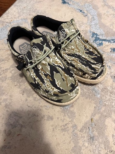 hey dude shoes
