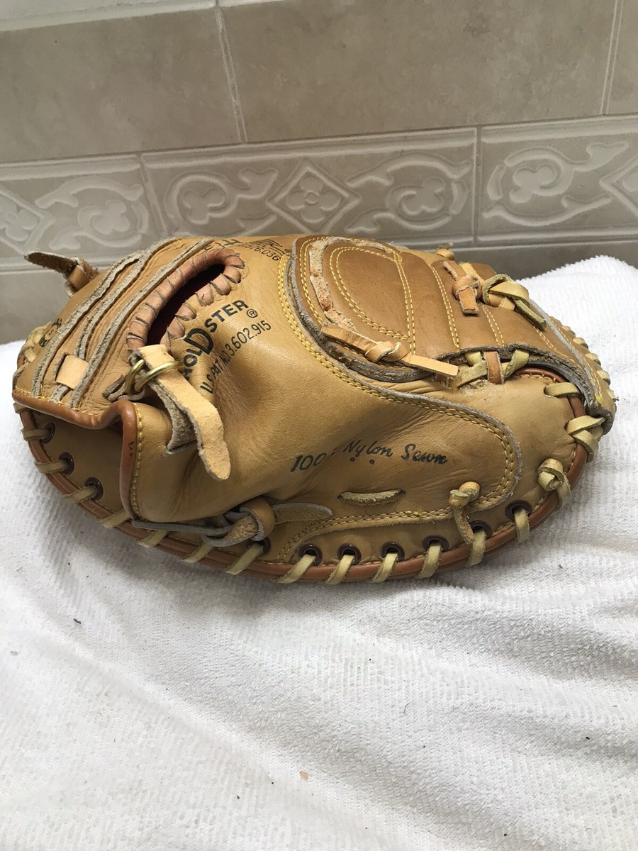 Rawlings RCM30 Firm Very Well Padded Baseball Catchers
