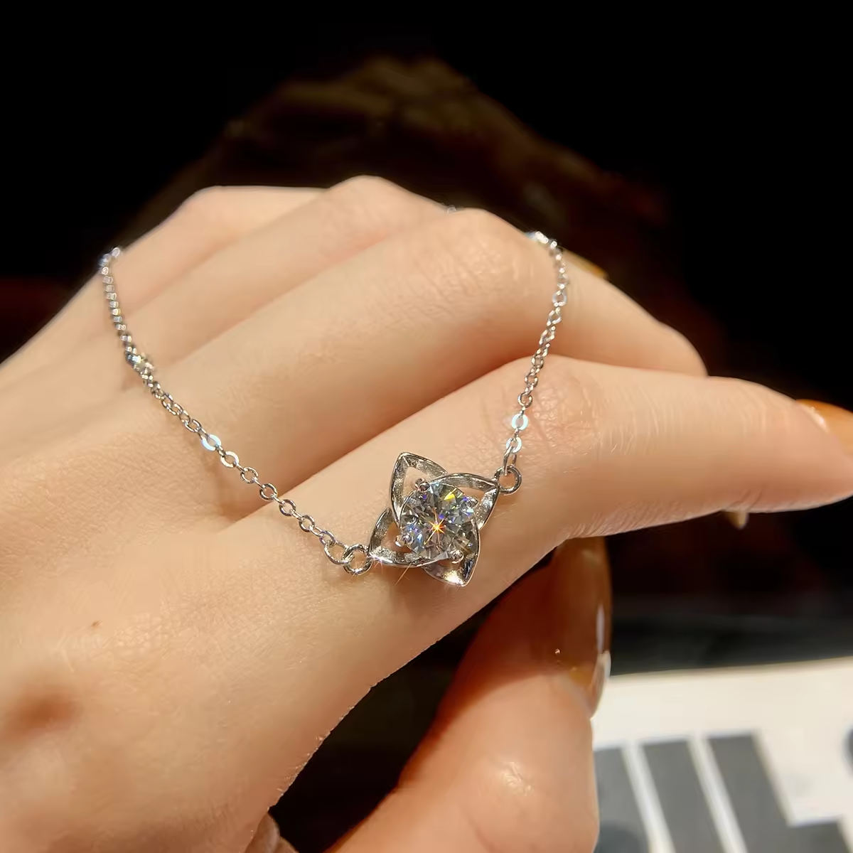 Round Cut GRA Moissanite Four-Leaf Clover Bracelet 14K