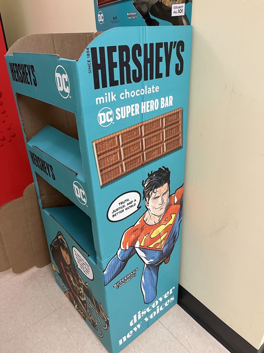 2022 HERSHEYs DC SUPER HERO BAR BATMAN Store Display