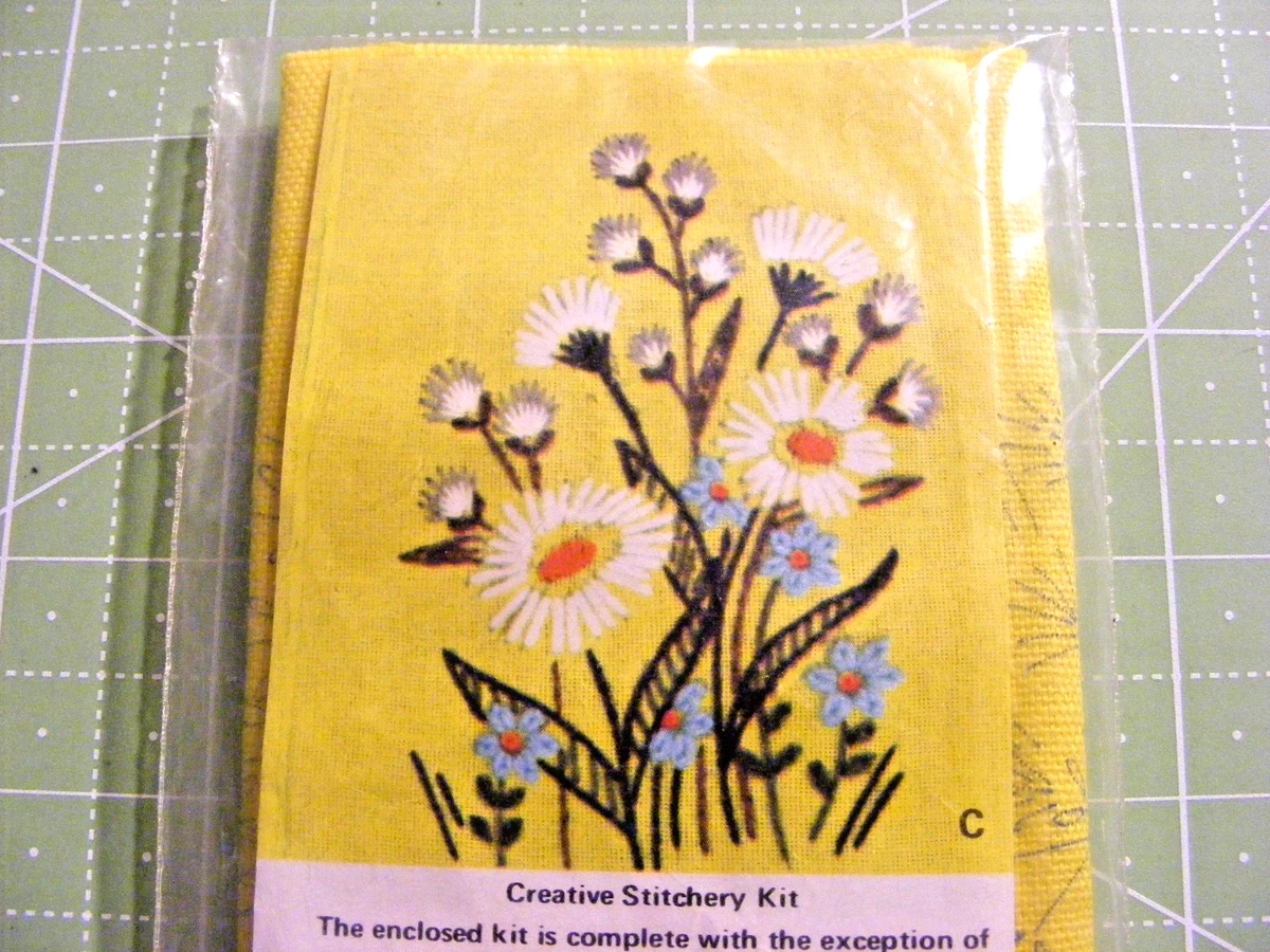 Kit de broderie crewel oreiller charme oriental Yvonne Of CA geisha
