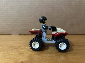 LEGO 7473 Dino Attack Street Sprinter vs Mutant Lizard Near Complete!