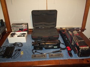 GE HQ Movie Video System Camcorder w/ Hard Case - Model: CG 9808SE Tripod/Light