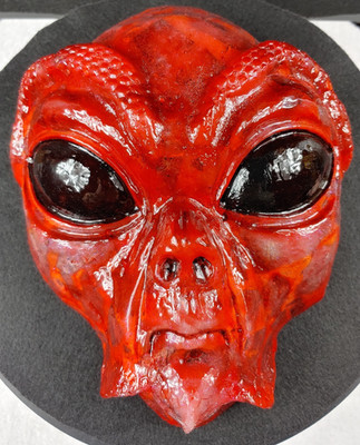 Alien reptilian ceramic / resin wall Bust life size