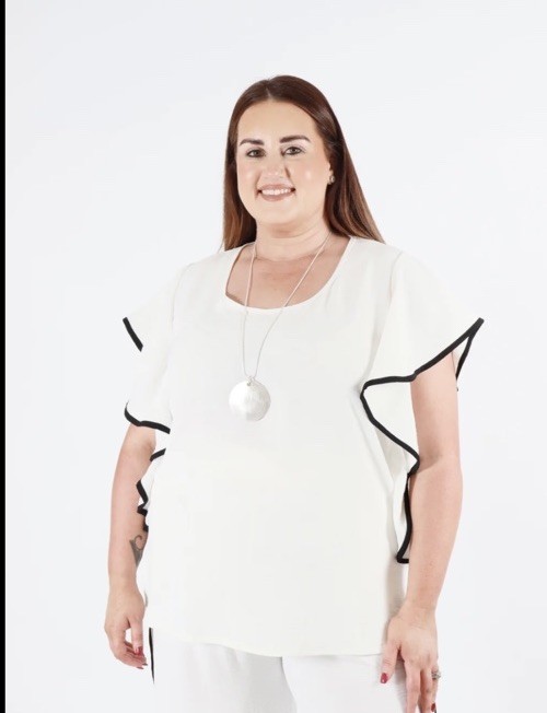Tiffany & Grey Women’s White Top With Black Trim, Flutter Sleeves, Size XL