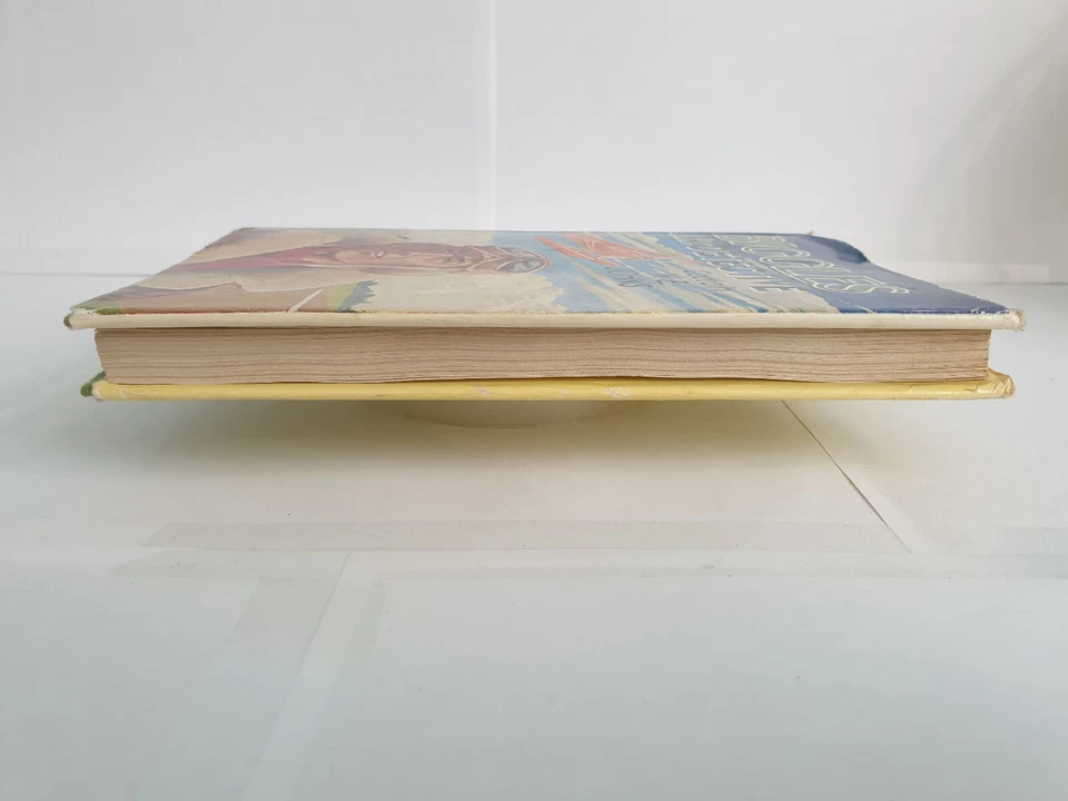 Biggles Air Detective Captain by W E Johns Dean Hardback 1952 - Image 4 of 4