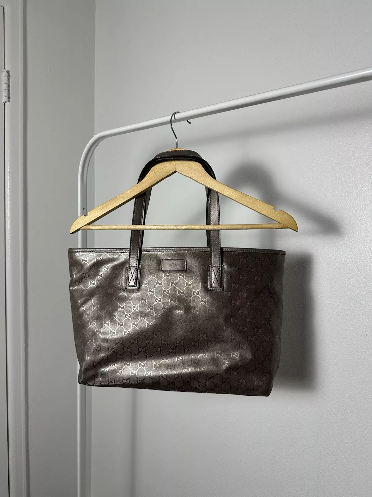 Sac cabas shopping Gucci étain argent imprime monogramme moyen fermeture éclair 211137 001998