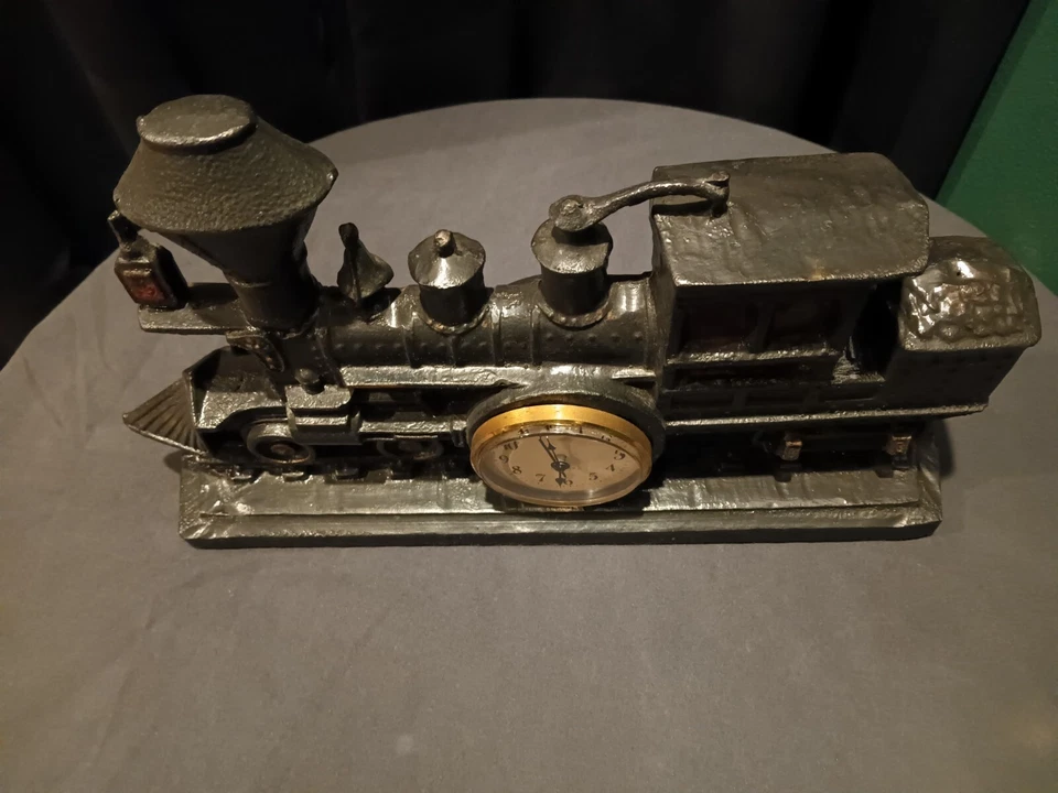 Hermoso reloj de tren hecho a mano a partir de carbón. Reloj roto (fácilmente reemplazable) Foto 4 de 4