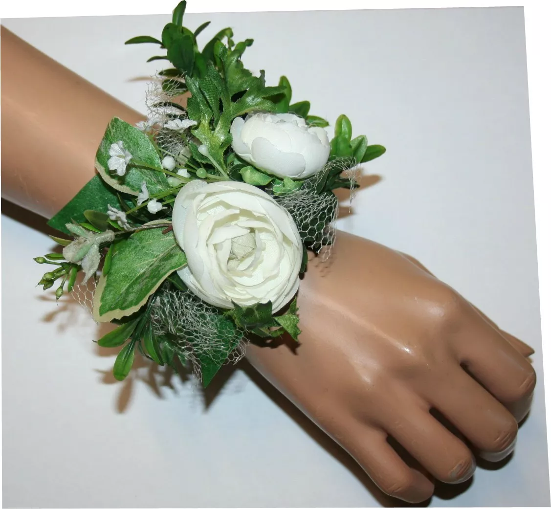 Prom wristlet 2024