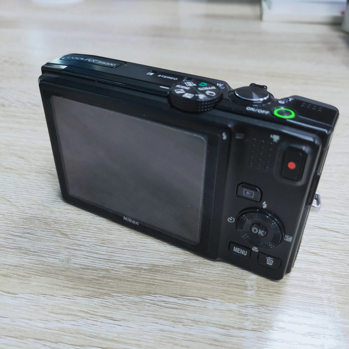 Nikon COOLPIX S8200 16.1M Compact 14 x Optical Zoom Digital