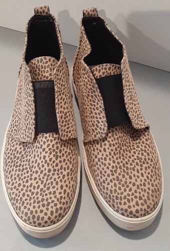 Universal Thread Women's Leopard Print Slip on Size 9 Microsuede Shoes - Picture 3 of 5