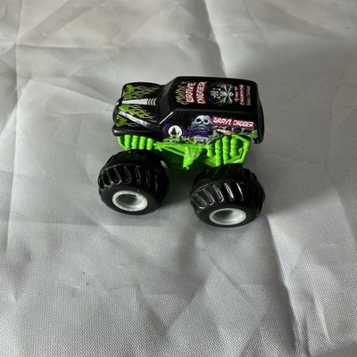 Grave Digger Monster Jam Mighty Mini Truck Key Launcher 1:87 Scale (Missing Key)