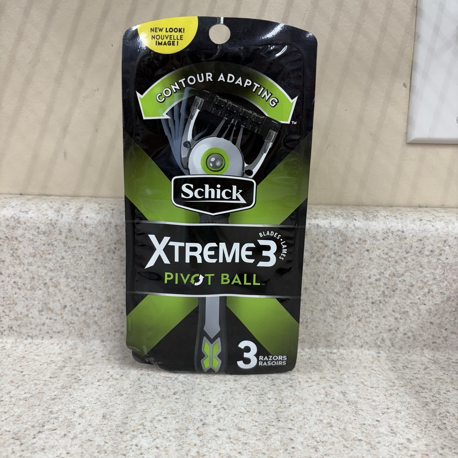Schick Men's 3 Disposable Razors Extreme 3blades Pivot Ball Contour Adapting