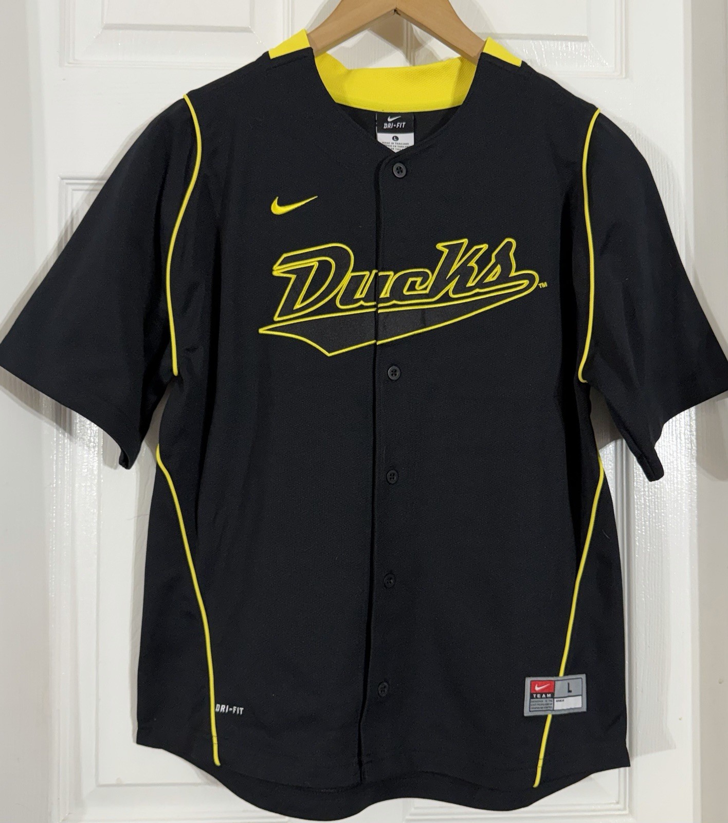 Nike Dri-FIT Oregon Ducks Baseball Jersey Black Yellow Kids Youth Size L 18/20